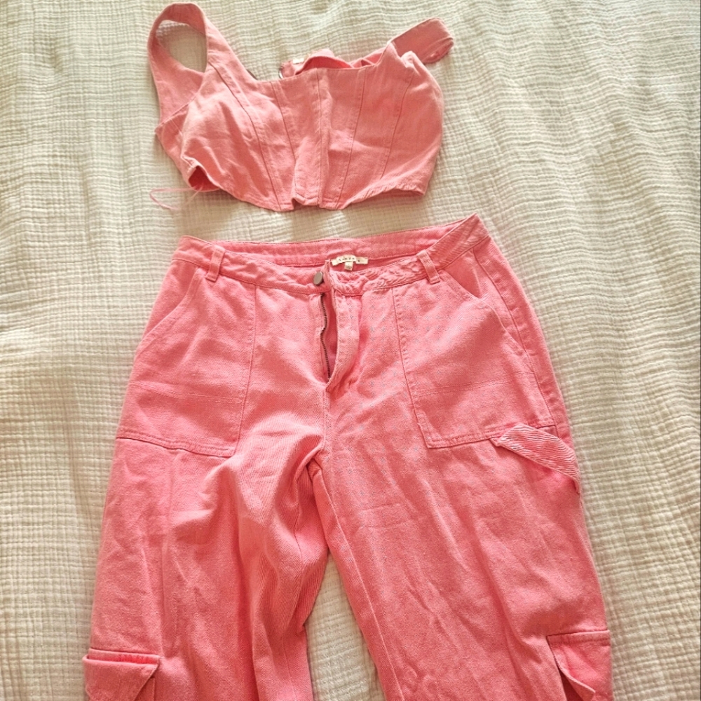 New Vici Med crop top and Large cargo pant